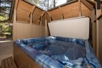 Lone Pine Lodge, Private Hot Tub Available for Guest Use